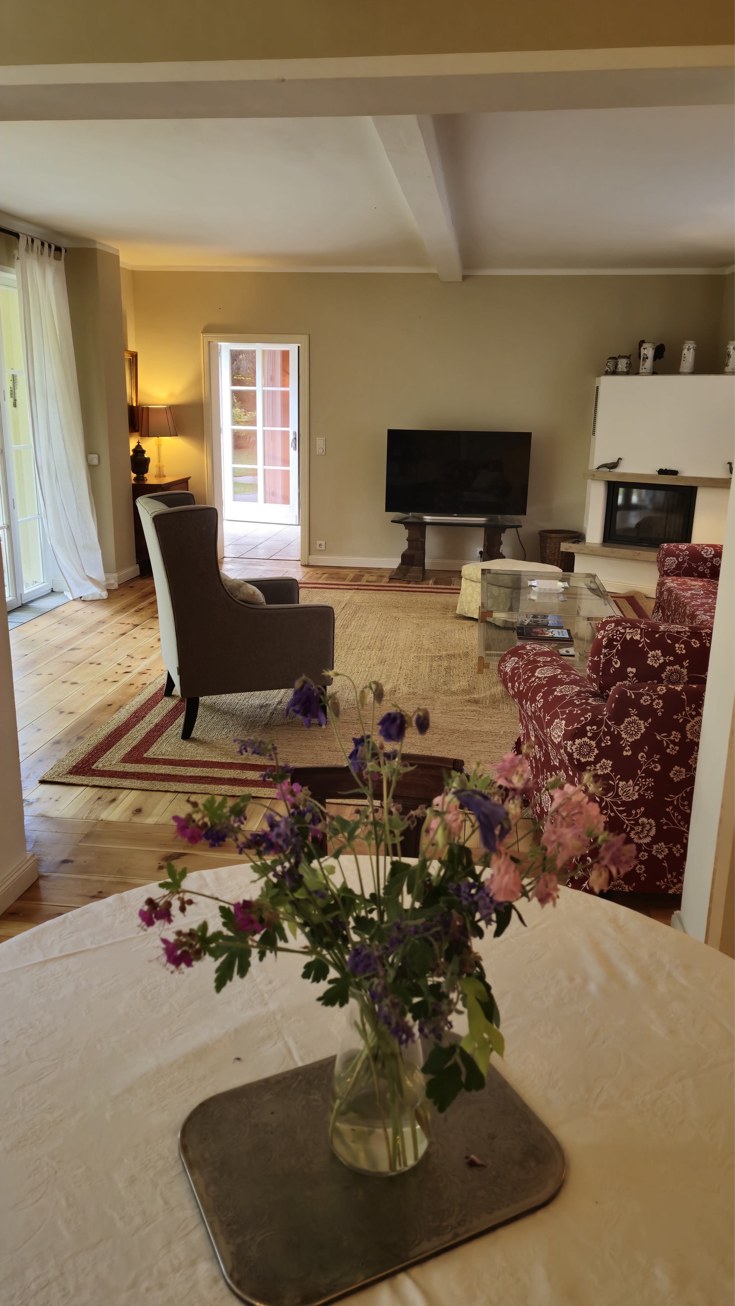 Wohnzimmer-Speisezimmer-Remise-Villa-Kehrsdorf-18