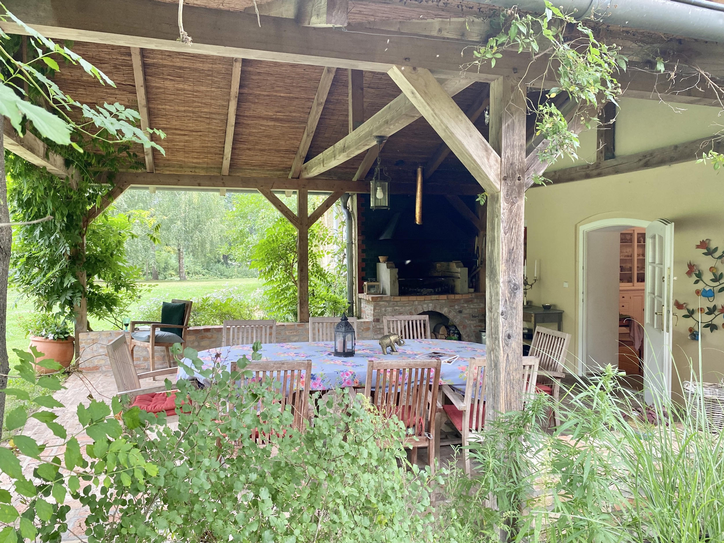 esstisch und grill villa kersdorf briesen ferienhaus