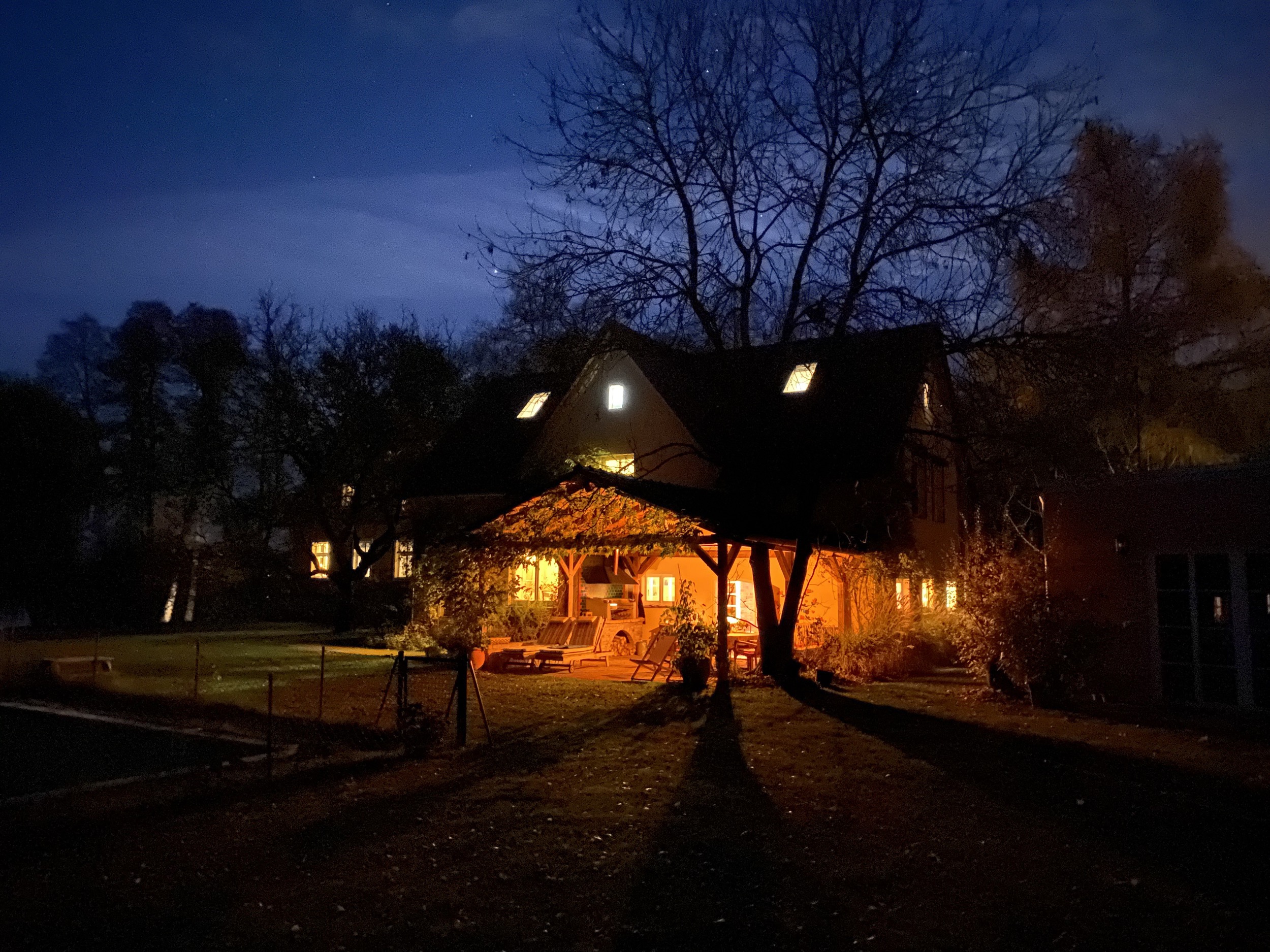 poolhaus in der nacht villa kersdorf briesen ferienhaus